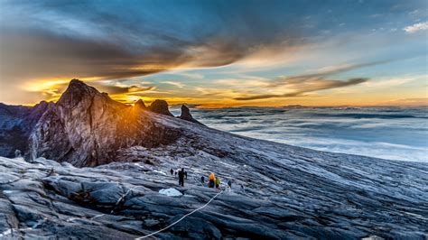 Kinabalu Park: Oaza Biodiversywności i Wspinaczki!