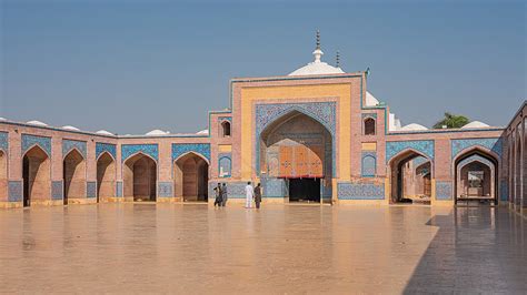  Shah Jahan Masjid:  Niebiański Meczet w Sercu Starontological Karachi!