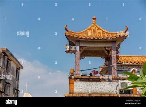  Zhaoqing Temple: Oaza spokoju w sercu miasta Hebi!